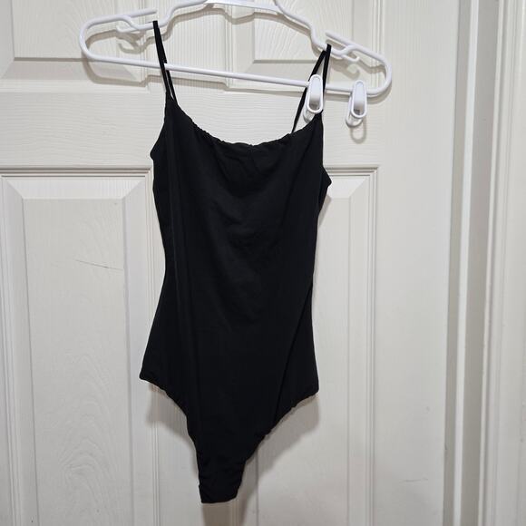 Quince Women’s M Black Stretch Bodysuit Adjustable Strap Scoop - Picture 8 of 8